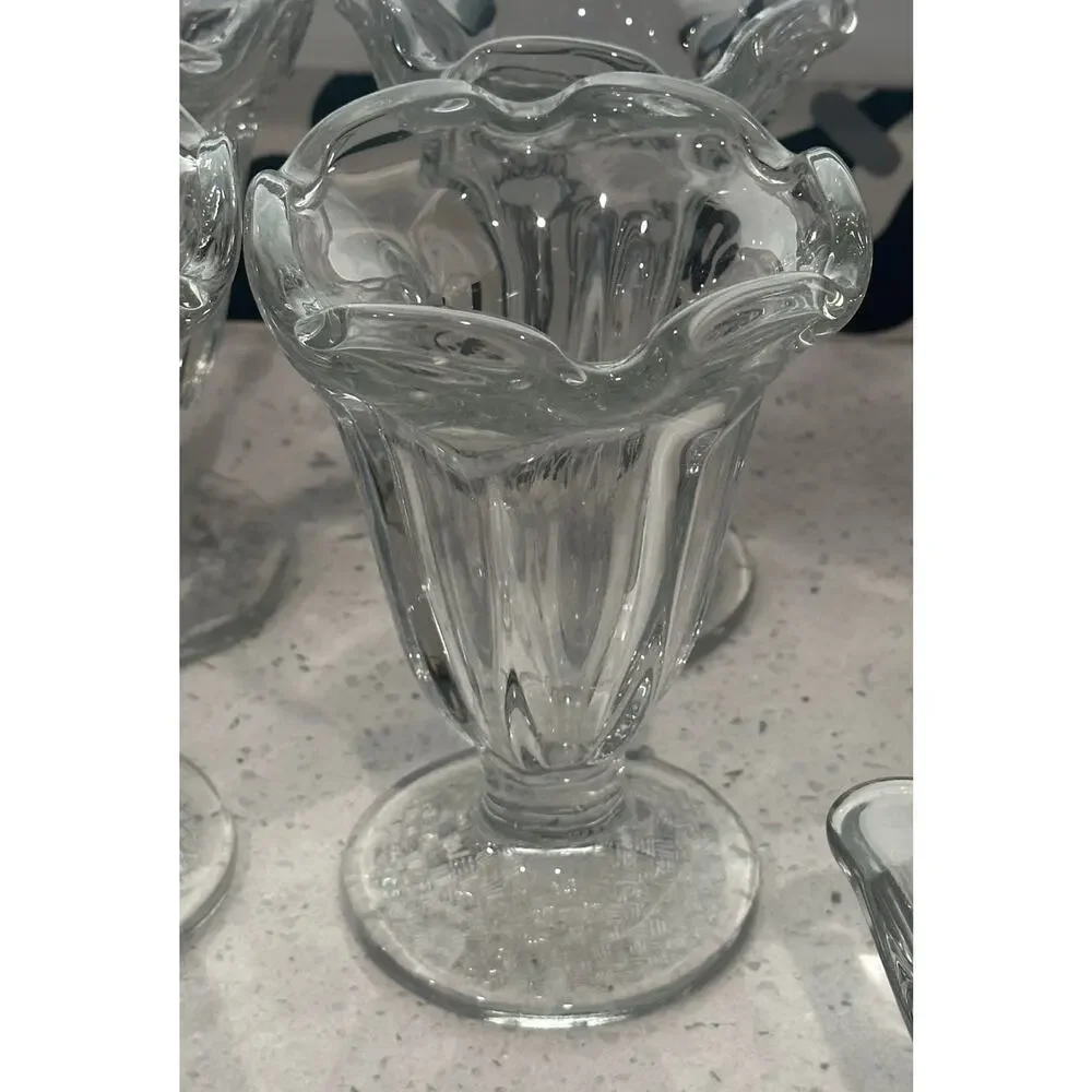 Set of 4 VTG Clear Glass Fluted Edge Ice Cream Glasses and Banana Split Dishes